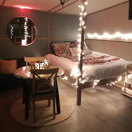 فندق مبيت وإفطار Julia Spa *