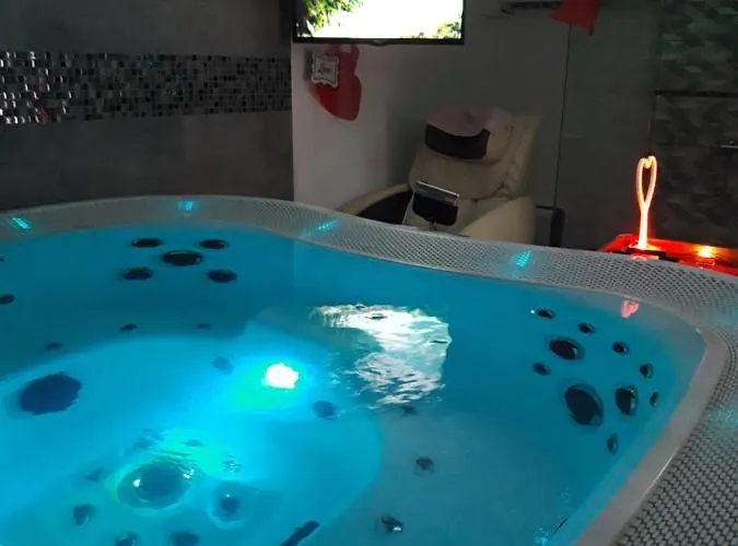 לינה וארוחת בוקר Julia Spa